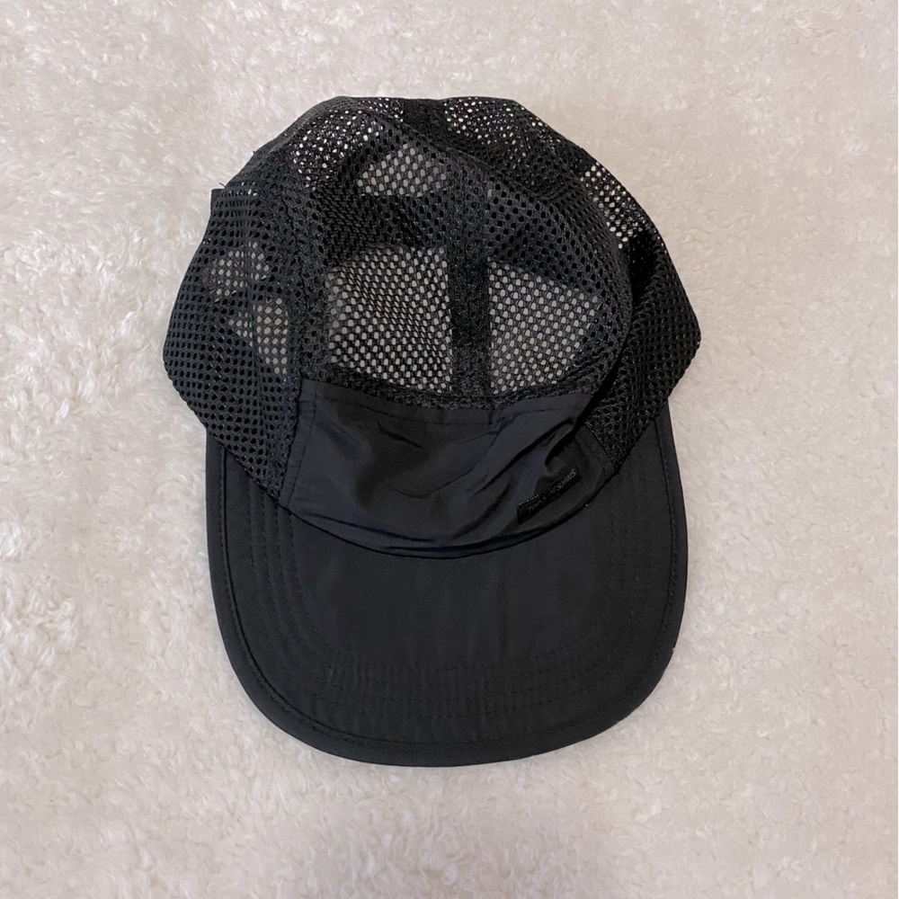Topo Design Global hat